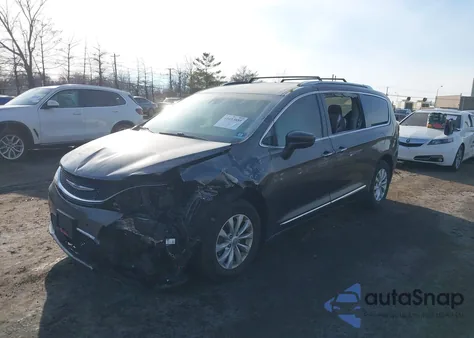 2019 Chrysler Pacifica Touring L from USA, damaged, VIN 2C4RC1BG2KR526461